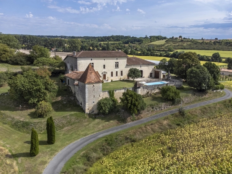Manor House For Sale, CHALAIS, 16210, FRANCE