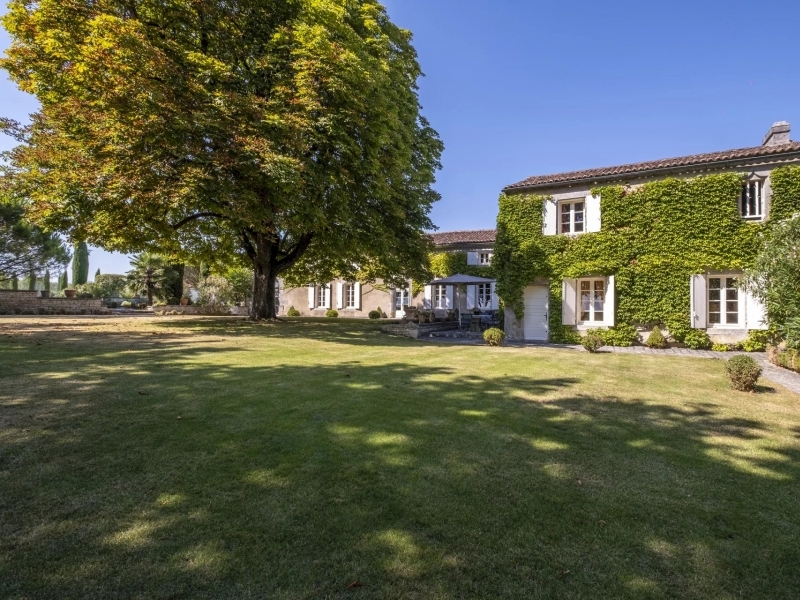 Manor House For Sale, LES METAIRIES, 16200, FRANCE