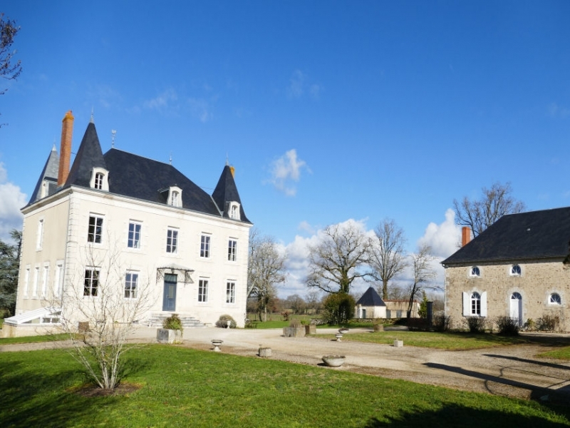 Manor House For Sale,  Montmorillon, 86500, FRANCE