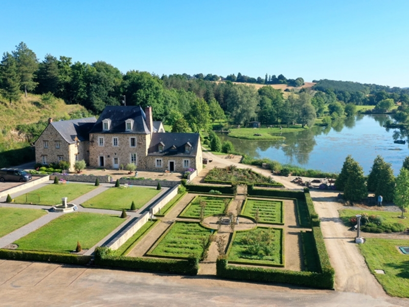 Manor House For Sale, LAVAL, 53000, FRANCE