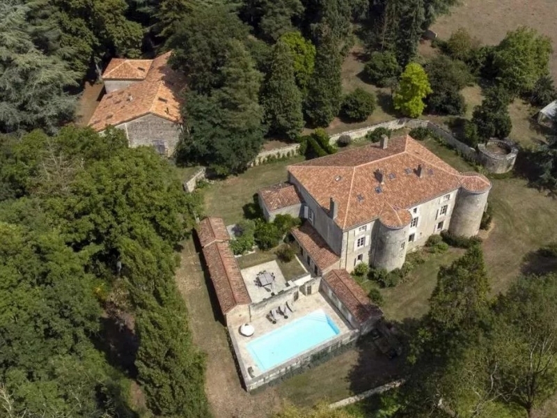 Castle For Sale, VIENNAY, 79200, FRANCE