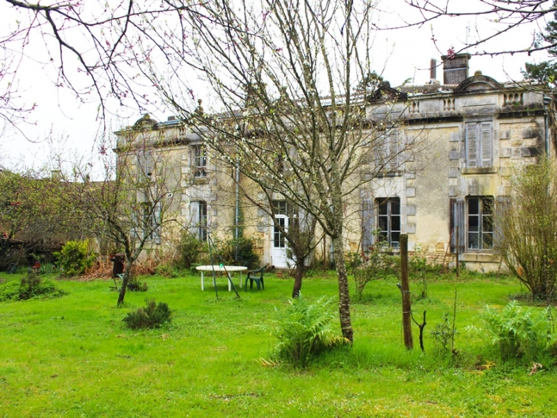 Domaine For Sale, SAINTES, 17100, FRANCE
