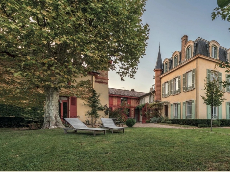 Property For Sale, CHARBONNIERES-LES-BAINS, 69260, FRANCE
