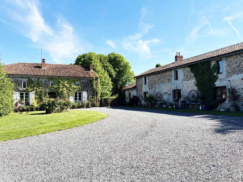 Domaine For Sale, SAINT-BONNET-DE-BELLAC, 87300, FRANCE
