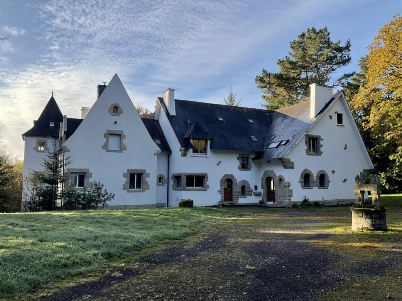 Manor House For Sale, PLOUNEVEZEL, 29270, FRANCE