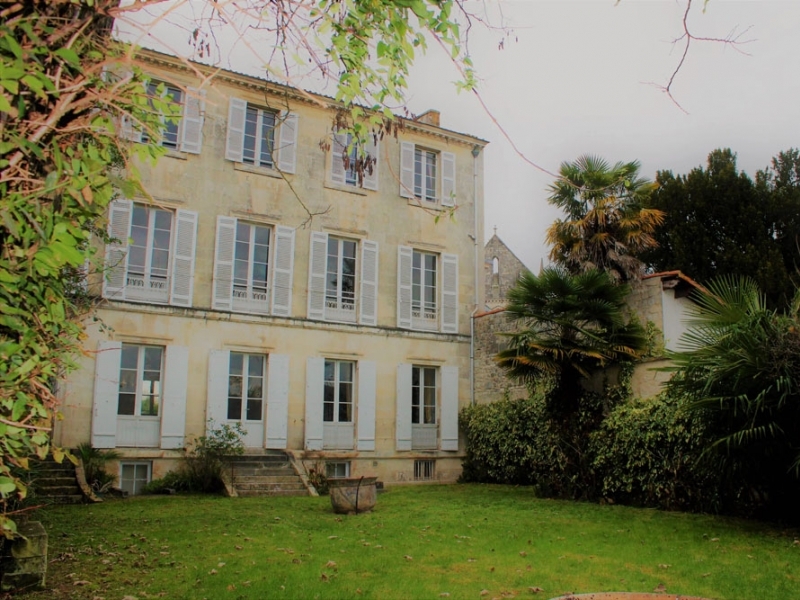 Manor House For Sale, SAINTES, 17100, FRANCE