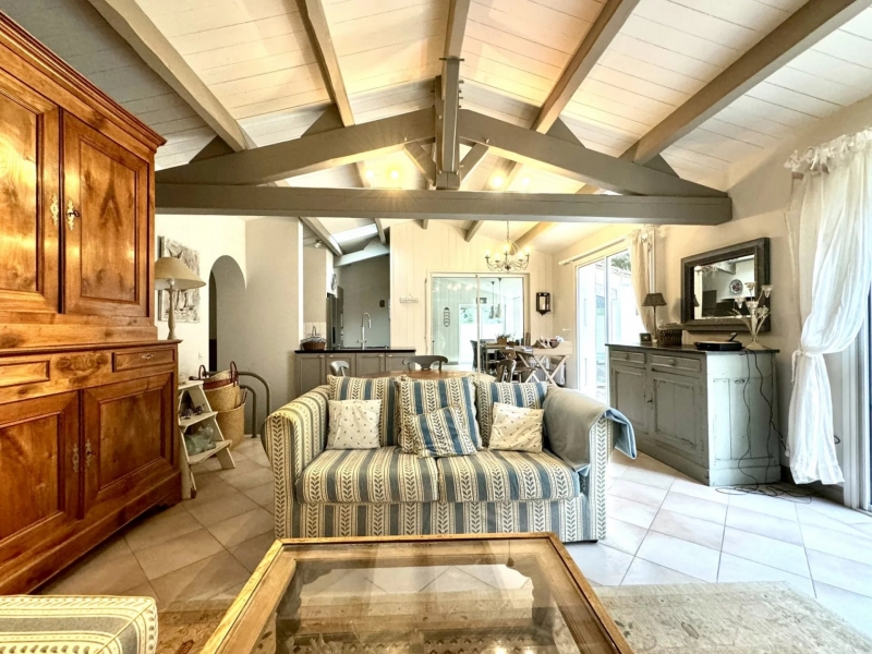 Villa For Sale, LA COUARDE-SUR-MER, 17670, FRANCE