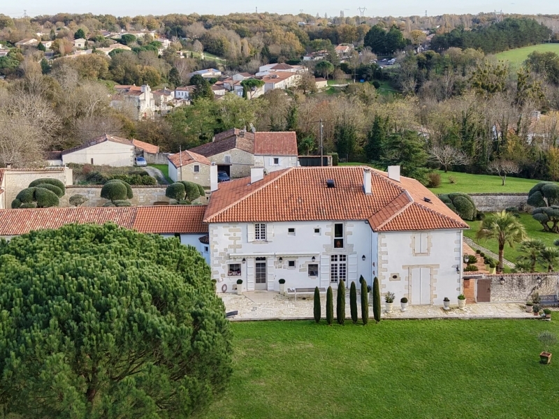 Manor House For Sale, SAINTES, 17100, FRANCE