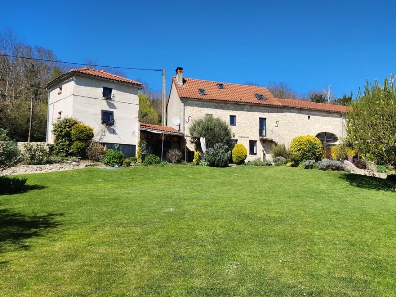 Farmhouse For Sale, AIGUEPERSE, 63260, FRANCE