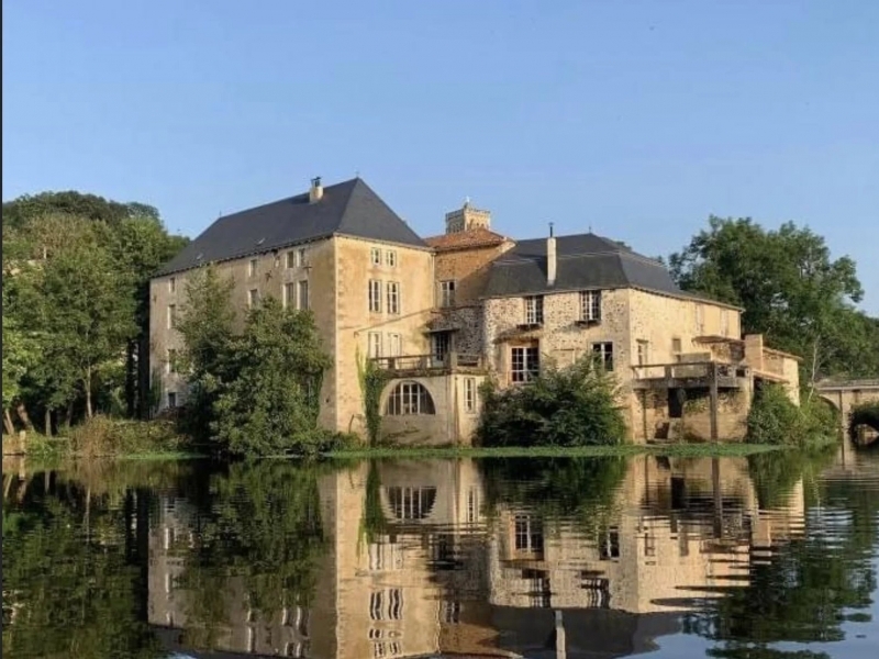 Castle For Sale, MOUSSAC, 86150, FRANCE