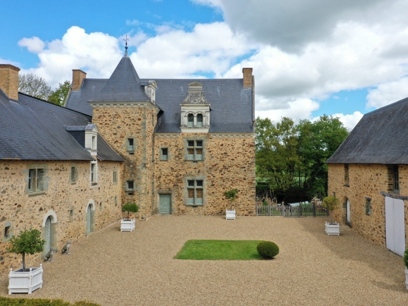 Manor House For Sale, CRAON, 53400, FRANCE