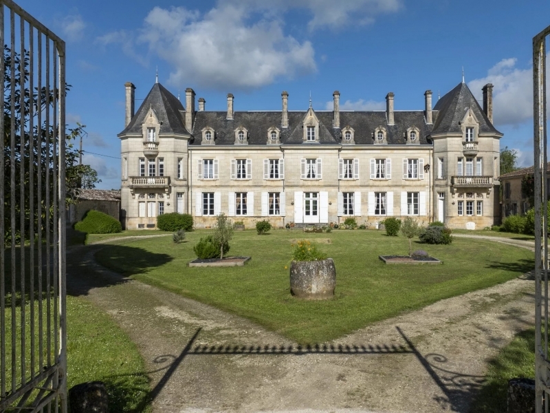 Castle For Sale, SAINTES, 17100, FRANCE