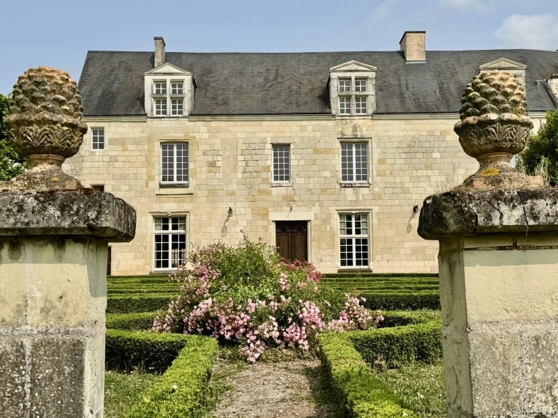 Manor House For Sale, FONTEVRAUD-L'ABBAYE, 49590, FRANCE