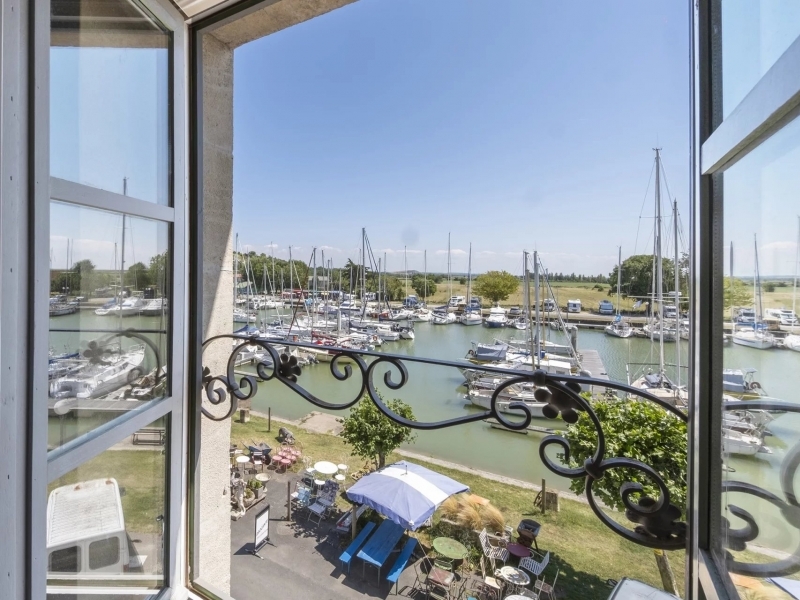 Town House For Sale, MORTAGNE-SUR-GIRONDE, 17120, FRANCE