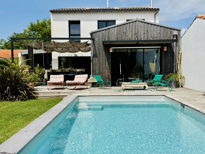 Villa For Sale, LA ROCHELLE, 17000, FRANCE