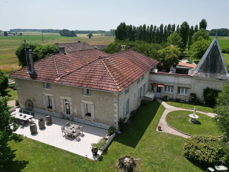 Manor House For Sale, CHALLIGNAC, 16300, FRANCE