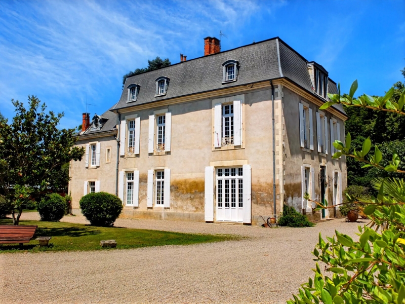 Manor House For Sale, PUJOLS, 47300, FRANCE