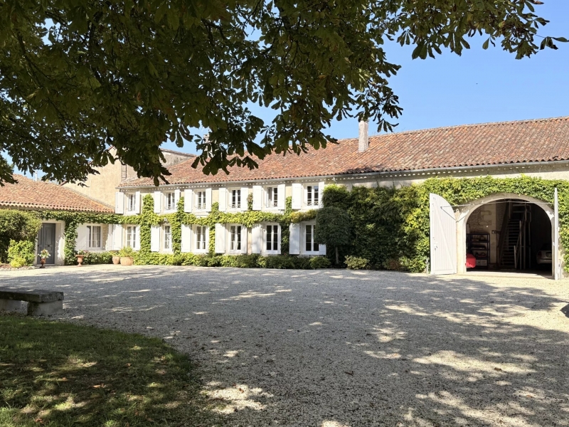 Manor House For Sale, JUILLAC-LE-COQ, 16130, FRANCE