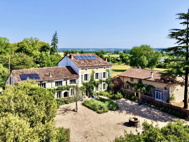 Manor House For Sale, NABINAUD, 16390, FRANCE