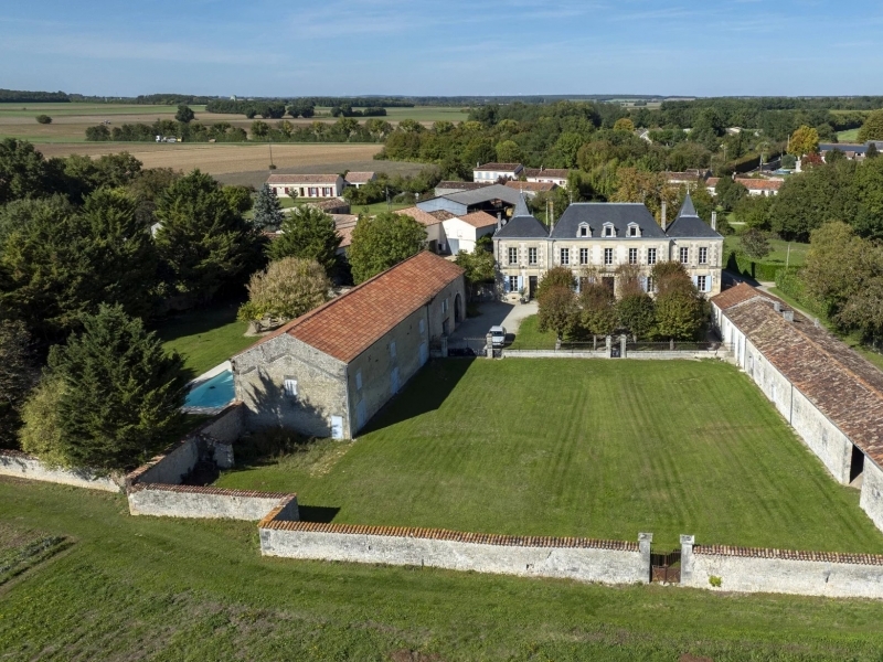Castle For Sale, AUTHON-EBEON, 17770, FRANCE