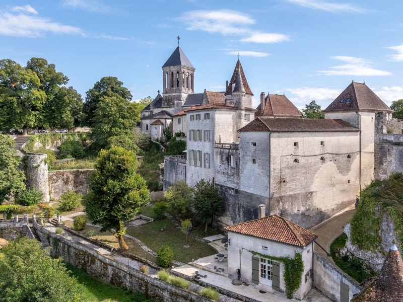 Castle For Sale, EYVIRAT, 24460, FRANCE
