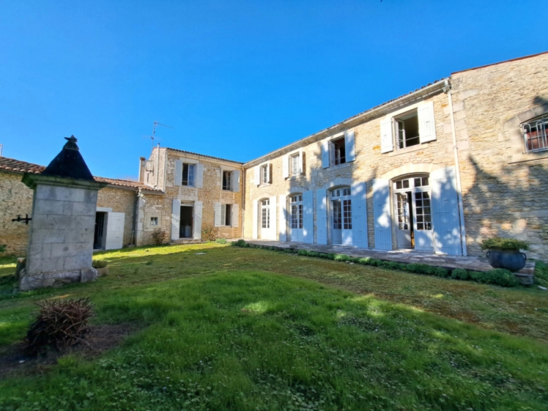 Maison De Maître For Sale, SAUJON, 17600, FRANCE