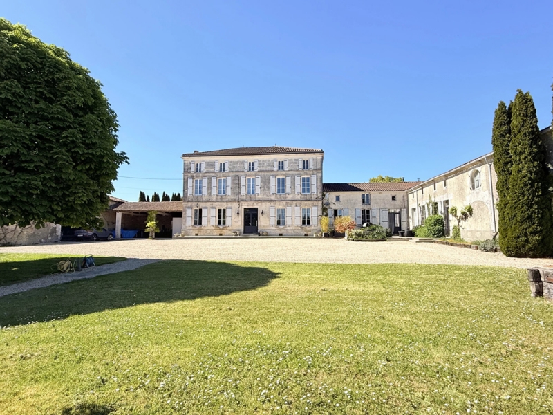 Manor House For Sale, BARBEZIEUX-SAINT-HILAIRE, 16300, FRANCE