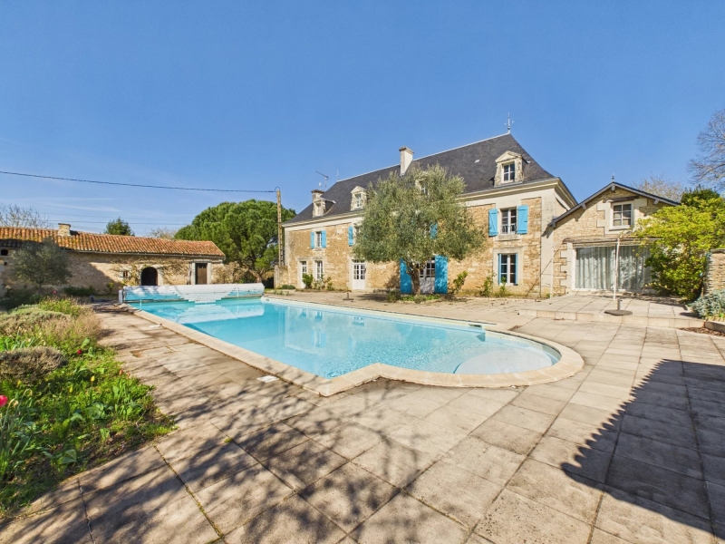 Farmhouse For Sale, BLASLAY, 86170, FRANCE