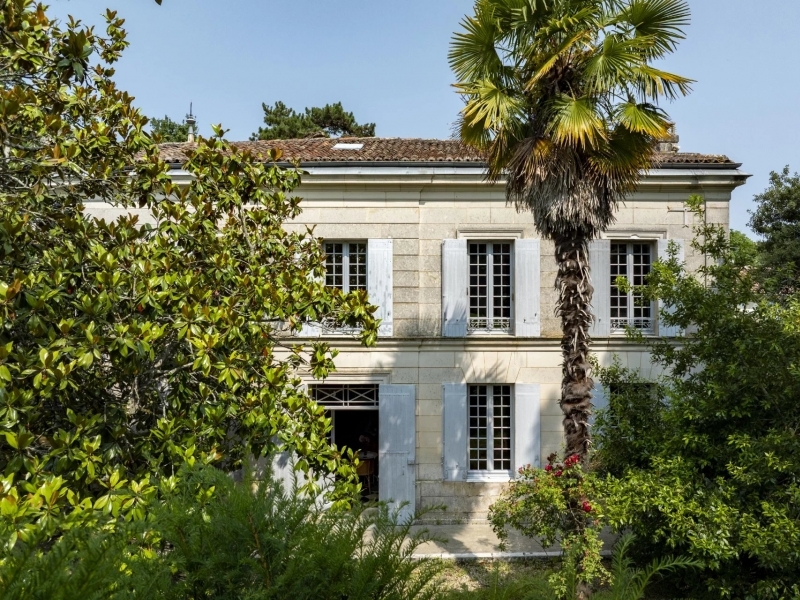 Maison De Maître For Sale, SAINTES, 17100, FRANCE
