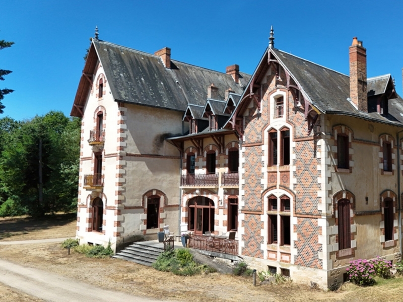 Castle For Sale, MOULINS, 03000, FRANCE